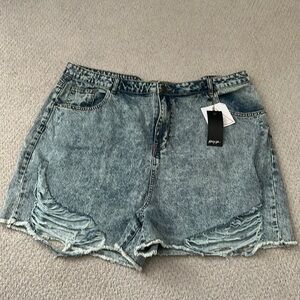 Nasty Gal relaxed‎ distressed mom shorts vintage wash Sz 20 new